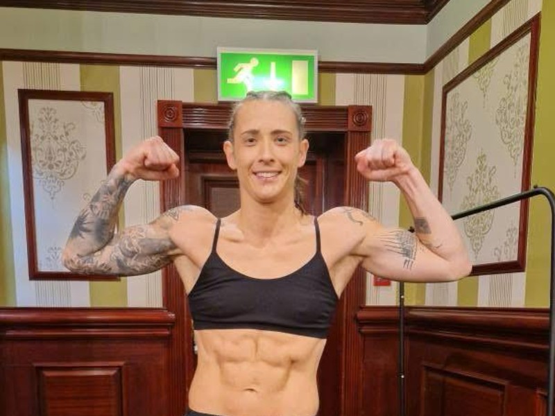 Boxing: Jade Burden confirms first title