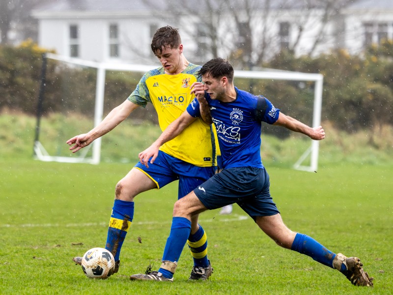 Football: Huge Division 2 southern derby