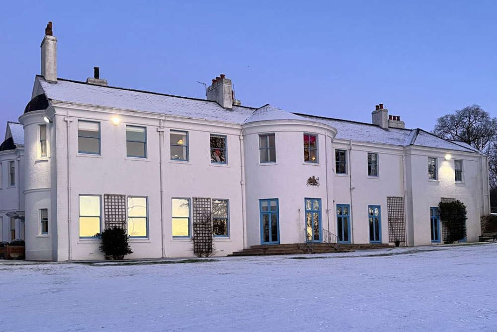 Government wants to re-roof governor