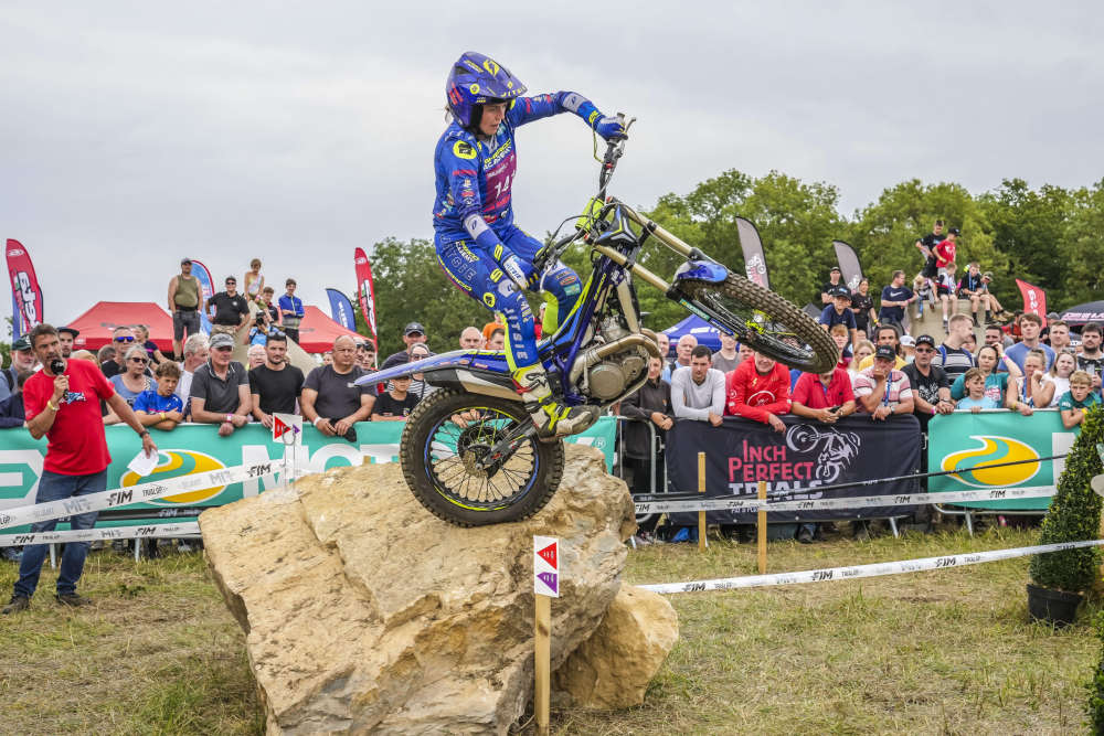 Harris and Adshead take top prizes in IO