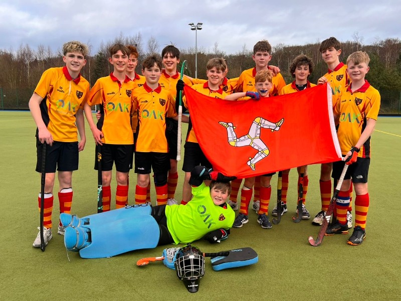 Hockey: Two Island teams win to reach EH