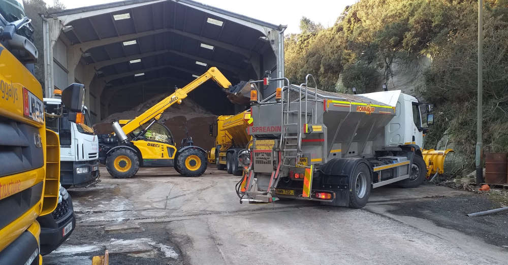 Mountain Road gritting gets underway