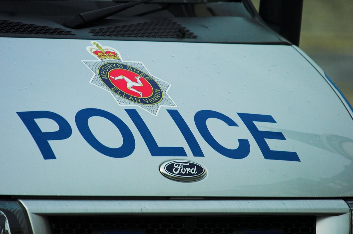 Uzi submachine guns and ninja star hande