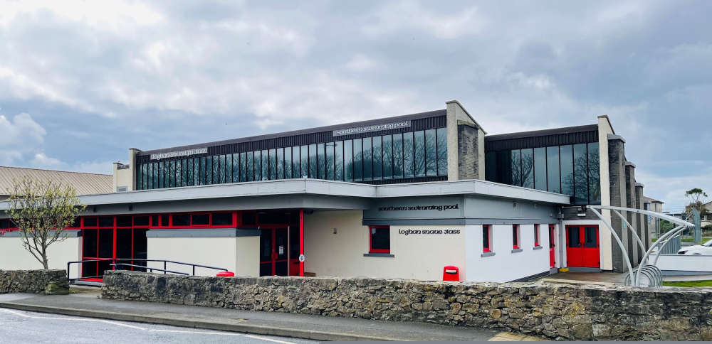 Southern pool closed after technical hit